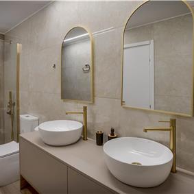 4 bedroom villa with pool by the sea, near Corfu town, sleeps 8